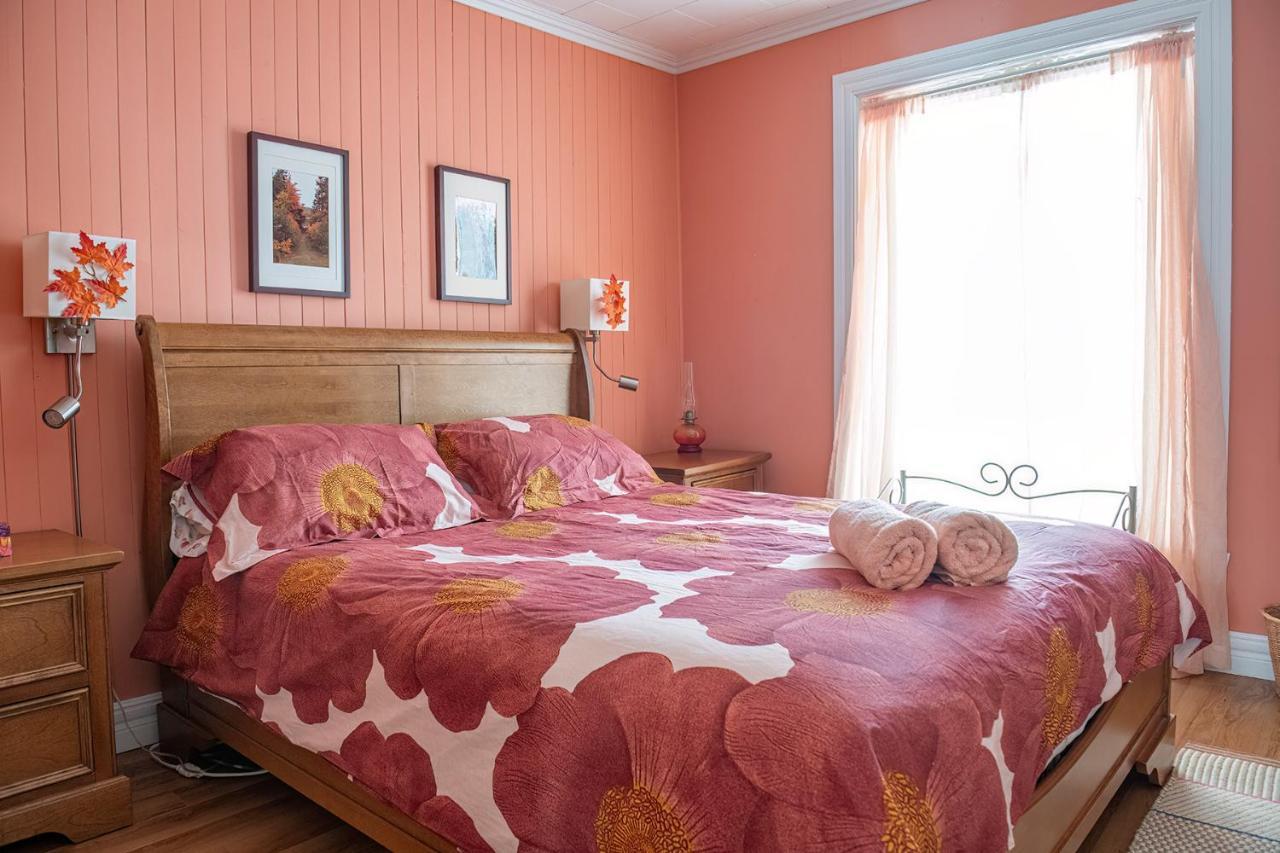 Bed and Breakfast Bed & Cafe Petit Papillon Grandes-Bergeronnes Exterior foto