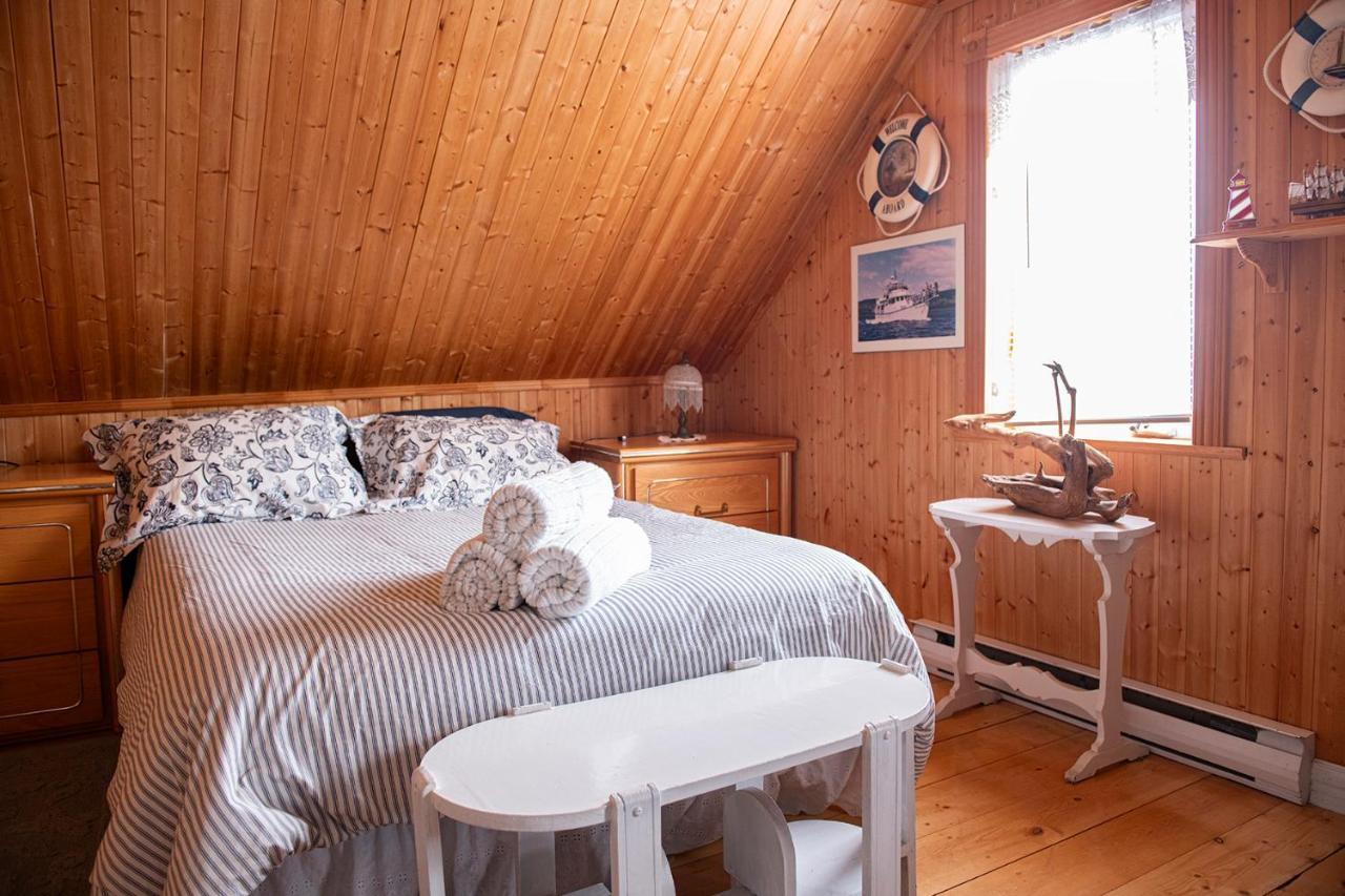 Bed and Breakfast Bed & Cafe Petit Papillon Grandes-Bergeronnes Exterior foto
