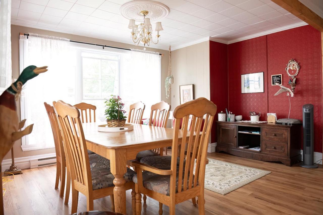 Bed and Breakfast Bed & Cafe Petit Papillon Grandes-Bergeronnes Exterior foto