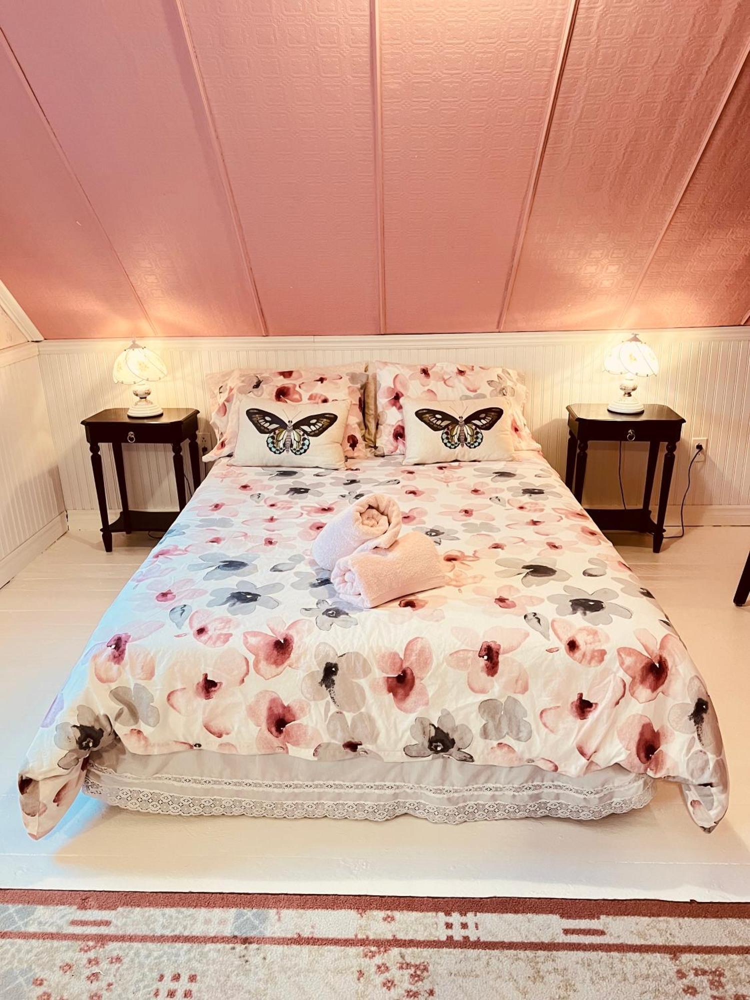 Bed and Breakfast Bed & Cafe Petit Papillon Grandes-Bergeronnes Habitación foto