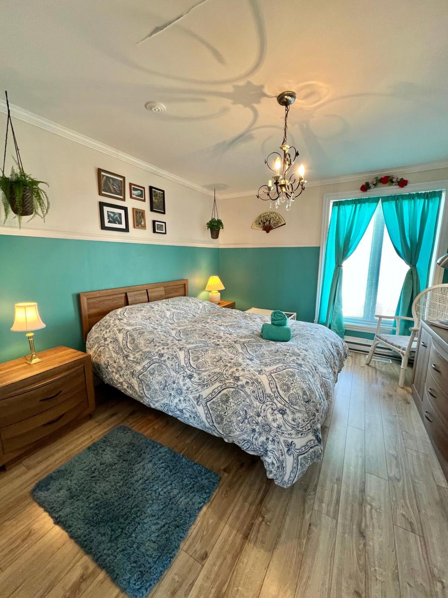 Bed and Breakfast Bed & Cafe Petit Papillon Grandes-Bergeronnes Exterior foto
